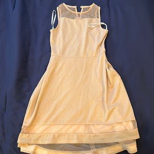 Vestido de color rosa pálido